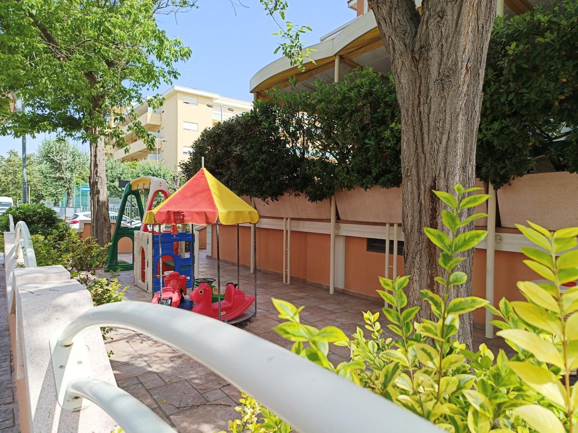 Joli Hotel 3*