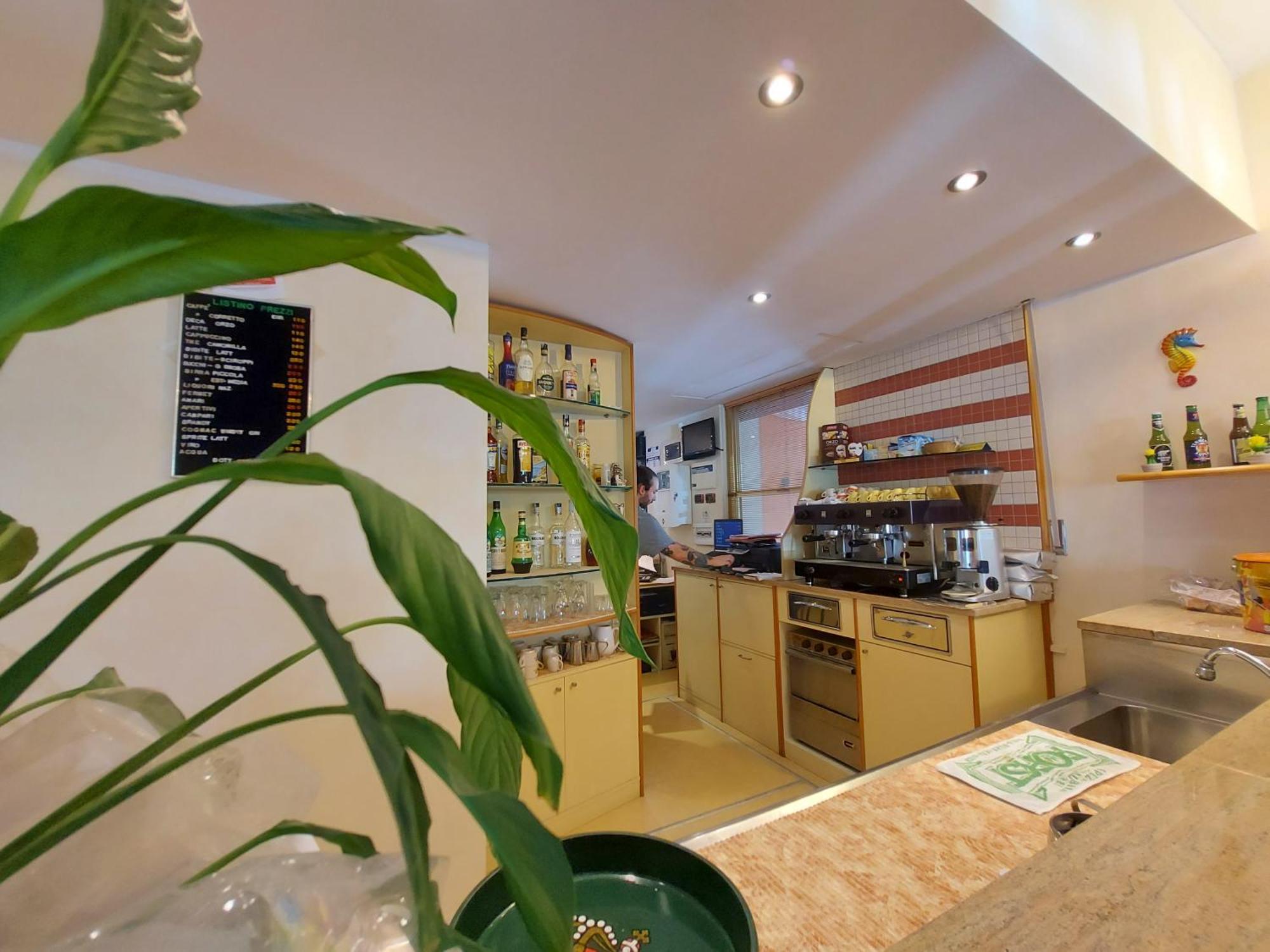 Joli Hotel