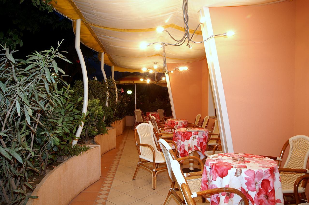 Hotel Joli